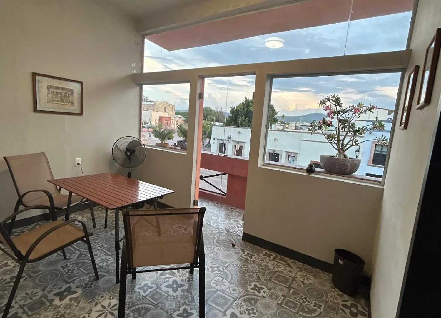 Hotel Lolita & Enri, La Mejor Ubicacion Y Vista En El Centro De Querétaro Pensión